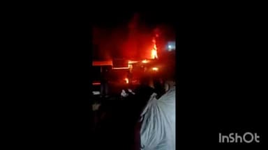 आगरा: रद्दी के गौदाम में लगी भीषण आग,एक एक कर तीन गौदाम हुए जलकर खाक।।