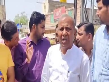 बाड़मेर: रविवार को बाड़मेर विधायक मेवाराम जैन ने चौहटन रोड पर बन रहे ओवरब्रिज का किया निरीक्षण