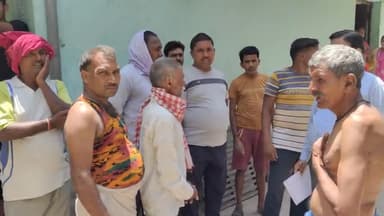 चेनारी प्रखंड के खुरमाबाद पंचायत के वार्ड नंबर 4 के नल जल का पीएचडी के जेई ने किया जांच, ग्रामीण ने सुनाई अपनी दुःख।