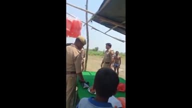 अनूपशहर: आहार थाना क्षेत्र के सिद्ध बाबा गंगा घाट पर गंगा स्नान के दौरान पुलिस की गुंडागर्दी का वीडियो सोशल मीडिया पर वायरल