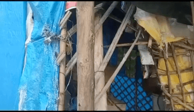 नवाबगंज के गंगा बैराज पर रोहित निषाद की मैगी की दुकान में हुई 15000 की चोरी,पुलिस गश्त की खुली पोल
थाना प्रभारी निरीक्षक ने जानकारी देते हुए बताया कि घटना की जांच की जा रही है