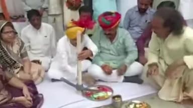 रतलाम नगर: नगरपरिषद नामलीमैं कायाकल्प योजनाकेअंतर्गत ग्रामीण विधायक व भाजपा जिलाध्यक्षने किया 31लाखरुपए राशिकी डामर सड़कका भूमिपूजन