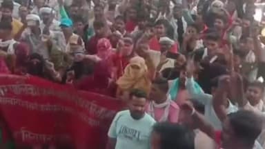 पानीपत: नगर पालिका के सैंकड़ों कर्मचारियों ने ठेकेदार पर आर्थिक व शारीरिक शोषण का आरोप लगाते हुए लघु सचिवालय में किया प्रदर्शन