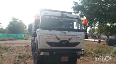 जतारा: लार खुर्द के पास जतारा एसडीएम ने रेत से भरे ओवरलोड डंपर को पकड़ा, जतारा पुलिस को किया सुपुर्द