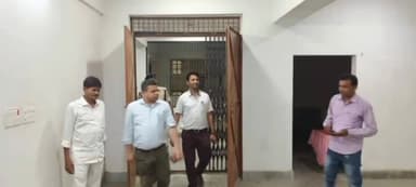 गोपालगंज: गोपालगंज के प्रभारी DM अभिषेक रंजन ने EVM वेयर हॉउस का किया औचक निरीक्षण, संबंधित अधिकारियों को दिए निर्देश