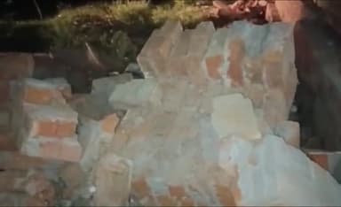 जौनपुर: शिवापार में दीवार गिराए जाने से आक्रोशित शिक्षक आज करेंगे प्रदर्शन, पत्रकारों से सहयोग की अपील की