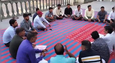 सलूम्बर: सलूंबर जिला मुख्यालय रेलवे स्टेशन बनाने की मांग, सुरखंडखेड़ा रेलवे स्टेशन की मांग पर संघर्ष समिति कर रही जनसंपर्क