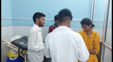 लखीसराय: गढ़ी बिशनपुर पुल के समीप टोटो पलटने से एक युवक हुआ जख्मी, सदर अस्पताल में किया गया इलाज
