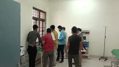 मोठ: ट्रेन में सफर कर रही 1 महिला ने लगाई छलांग, मेडिकल कॉलेज झांसी में उपचार के दौरान हुई मौत