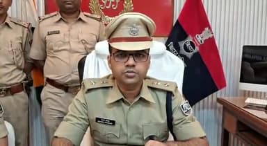 गोपालगंज: मांझा थाने की पुलिस ने चोरी की 9 बाइक की बरामद 2 चोर हुए गिरफ्तार, एसपी स्वर्ण प्रभात ने प्रेसवार्ता कर दी जानकारी