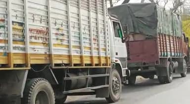 इसुआपुर: खान निरीक्षक सारण ने पुरसौली पेट्रोल पंप के समीप से 4 बालू लदे वाहनों को किया जब्त