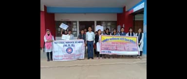 महाविधालय के एनएसएस के विद्यार्थियों द्वारा झकुर जोगी में निकाली गई पर्यावरण जागरूक रेली। @bharatraftar @bharattvup