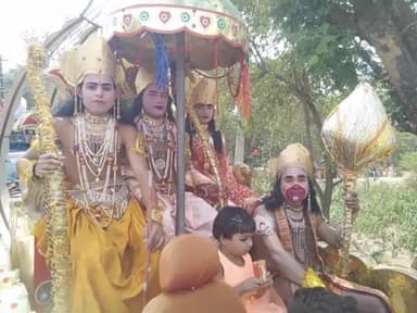 नबीनगर: कांडी गांव में धूमधाम से निकली भव्य कलश शोभायात्रा, भक्ति भाव में डूबे नजर आए भक्त