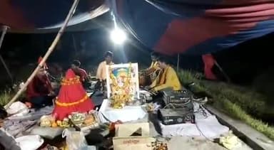 देर रात तक लठिया में श्रीरामचरितमानस पाठ के कार्यक्रम मे लोग पहुँचते रहे, लोगों ने लिया प्रसाद