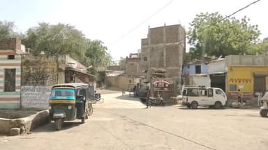 मंदसौर: कोतवाली पुलिस ने दो अलग-अलग स्थानों से 2 लोगों को सट्ट अक़ की लिखी पर्ची के साथ पकड़ा करी कार्यवाई दोनों के खिलाफ