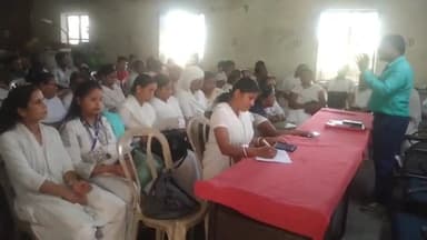 नूरसराय: प्राथमिक स्वास्थ्य केंद्र नूरसराय में W H O के भोला जी के अध्यक्षता में ANM ब C H O की हुई बैठक।