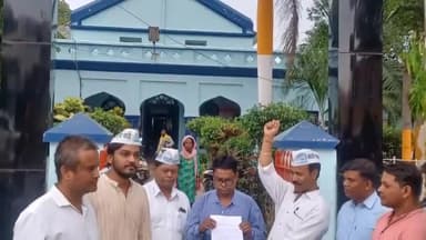 सिवनी: सुभाष वार्ड में नवीन जल आवर्धन योजना की पाइपलाइन से पानी दिए जाने की मांग को लेकर लोगों ने नगरपालिका CMO को दिया ज्ञापन