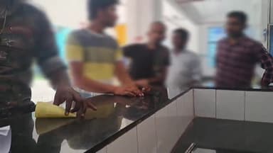 सुपौल: जोल्हनिया में बीते दिन हुए गोलीकांड में एक नबालिक अभियुक्त ने सुपौल कोर्ट में किया आत्मसमर्पण मेडिकल के लिए लाया सदर