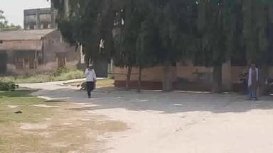 अमौर: डहुआबारी गांव में अमौर रेफरल अस्पताल के स्वास्थ्य कर्मियों ने टीकाकरण के प्रति लोगों को किया जागरूक