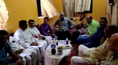 स्वoनारायण सिंह पूर्व अध्यक्ष विधि संघ,पत्नी के श्राद्ध कार्य में पहुंचे,विधायक संतोष मिश्रा,आशुतोष सिंह ncpजिला अध्यक्ष