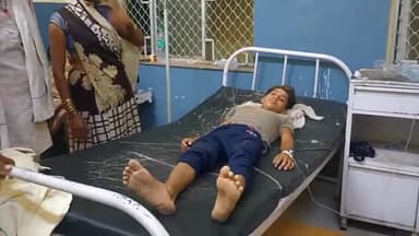 बांदा: पैलानी डेरा में खेत पर पानी लगाते समय 15 वर्षीय बच्चे की सर्प के काटने से हालत हुई गंभीर, जिला अस्पताल में भर्ती।
