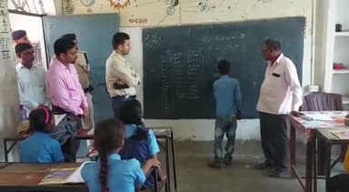 जहानाबाद: सहबाजपुर स्थित राजकीयकृत उत्क्रमित मध्य विद्यालय में आयोजित समर कैंप का निरीक्षण करने पहुंचे जिलाधिकारी रिची पांडे