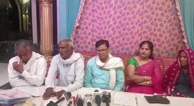 अलवर: भवानी तोप सर्किल स्थित मयूर होटल में पूर्व सरस डेयरी चेयरमैन रामफल गुर्जर व संचालक मंडल अलवर डेयरी संघ ने की प्रेसवार्ता