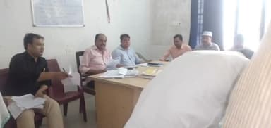 करपी: सामुदायिक स्वास्थ्य केंद्र में एएनएम की समीक्षा बैठक आयोजित की गई