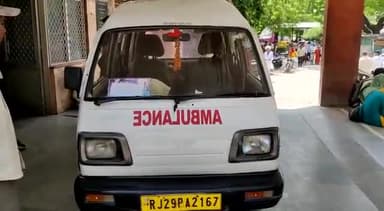 अलवर: हाजीपुर डडी कर के पास ट्रैक्टर से खेत जोतते समय ट्रैक्टर पलट जाने से एक व्यक्ति की हुई मौत