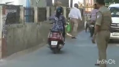 आगरा: लखनऊ हत्याकांड के बाद आगरा पुलिस ने न्यायालय परिसर में चलाया चेकिंग अभियान, कोर्ट परिसर में आने-जाने वालों की हुई तलाशी