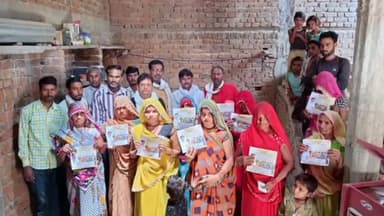 रैपुरा: तहसील रैपुरा के आधा दर्जन ग्रामों में कांग्रेसी कार्यकर्ताओं ने भरे नारी सम्मान योजना के फॉर्म