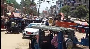 बेगूसराय: नगर पालिका चौक से काली स्थान चौक तक लगा जाम, लोग हुए परेशान
