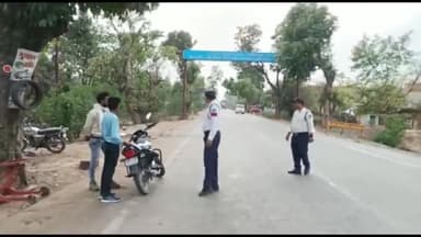 पन्ना: अजयगढ़ बाईपास सहित जिले में यातायात पुलिस ने चलाया वाहन चेकिंग अभियान, 45 लोगों का चालान काट वसूला ₹22500 का शमन शुल्क