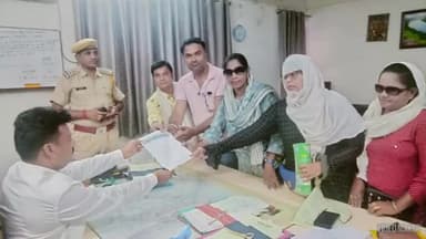 कोटा।
बीजेपी सांसद ब्रज भूषण शरण सिंह को गिरफ्तार करने की मांग 
-भार. कि. मज. सिंघा. ने संभागीय आयुक्त को सौंपा ज्ञापन