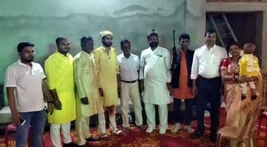 मुन्नाजी बेटा के तिलक मे पहुचे,जानी बाजार सासाराम,साईं भक्त वीरेंद्र जायसवाल,आशुतोष सिंह अधिवक्ता,पूर्व विधायक उम्मीदवार