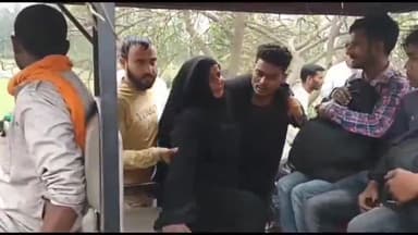 मुरादाबाद: शेरुआ चौराहे के पास कार ने ई-रिक्शा को मारी टक्कर, हादसे में 4 महिला और एक पुरुष हुए घायल