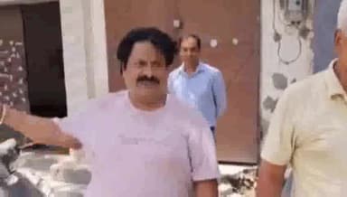 करनाल: वार्ड नंबर 13 रमेश नगर में घरों के आगे नाले पर बने रैंप तोड़ने के लिए पहुंची नगर निगम की टीम, लोगों ने जताया विरोध