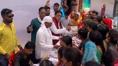 हुज़ूर: भीम नगर में विधायक पीसी शर्मा ने महिलाओं को बांटे कांग्रेस की नारी सम्मान योजना के फॉर्म