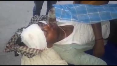 अररिया: पैकपार  गांव के समीप बाइक अनियंत्रित होकर सड़क पर गिर जाने से बाइक सवार हुआ घायल सदर अस्पताल में भर्ती