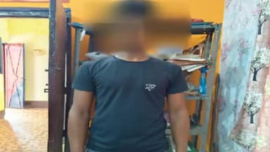 बाघमारा/कतरास: पांडेडीह बाजार में दुकान से चोरी करते एक चोर को ग्रामीणों के सहयोग से पुलिस ने पकड़ा, 3 चोर हुए फरार