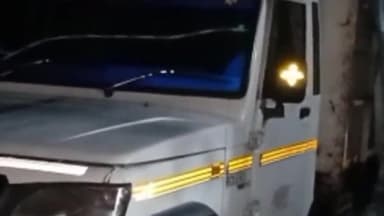 बाघमारा/कतरास: झारखंड मोड़ के पास पुलिस ने अवैध कोयला लादे पिकअप वैन समेत चालक को पकड़ा,पूछताछ जारी