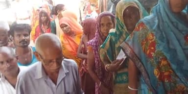 झंझारपुर: नगर परिषद का मतदान  झंझारपुर के सभी 51 बूथ पर सुबह 7 बजे से शुरू पहले,पहले 2 घंटे में 12 फीसदी वोट गिरे