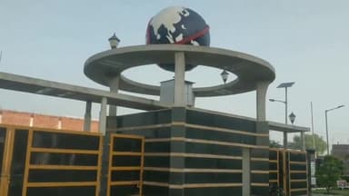 ज्ञानपुर: भदोही में कारपेट एक्सपो मार्ट में निर्माण में धांधली का आरोप लगाते हुए मडियाहू विधायक ने धांधली की शिकायत दर्ज कराई