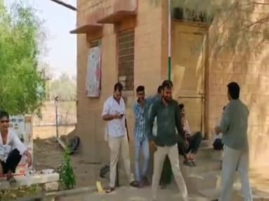 बाड़मेर: जिले के कवास कस्बे के ग्रामीण इलाकों में अघोषित बिजली कटौती के चलते उपभोक्ता परेशान