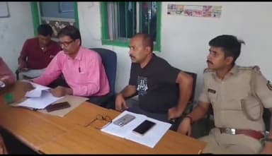 रामगढ़ चौक: भूमि से संबंधित मामलों के निष्पादन के लिए तेतरहाट थाना के परिसर में लगाया गया जनता दरबार