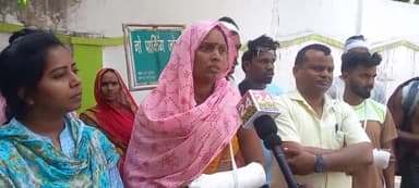 आज दुदापार गगहा गोरखपुर पीड़ितों को न्याय दिलाने के लिए पुलिस महानिदेशक गोरखपुर  से मिल कर न्याय की माँग किया--सीमा गौतम