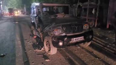 हलसी: PNB मुख्य ब्रांच के समीप हाईवा ट्रक ने बोलेरो वाहन को मारी टक्कर, बोलेरो चालक और सवार घायल