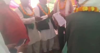 गोंडा: जगन्नाथीपुर गांव में भाकियू ने आयोजित की किसान पंचायत, कई विषयों पर चर्चा कर जिम्मेदारों को सौंपा ज्ञापन