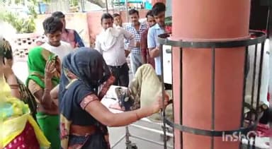 हाथरस: गांव हुसैनपुर के पास कार अनियंत्रित होकर ट्रैक्टर-ट्रॉली से टकराई, घटना में 2 लोगों की हुई मौत