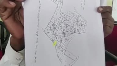 गोरखपुर: पिपराइच क्षेत्र के बुजुर्ग ने गोरखपुर जर्नलिस्ट प्रेस क्लब पहुंच भू-माफियाओं पर लगाया घर गिराकर रास्ता निकालने का आरोप